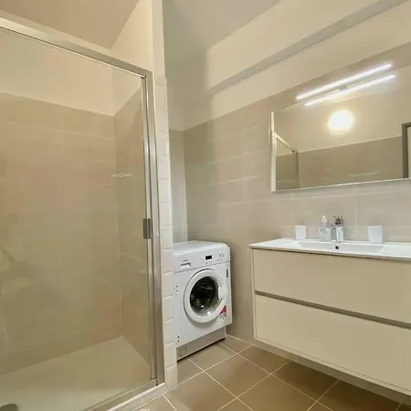 L Alicante Carre D'or 2 Pieces Terrasse Climatise Μεντόν