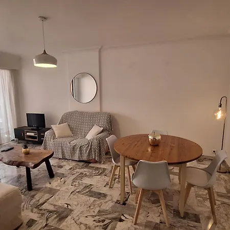 L Alicante Carre D'or 2 Pieces Terrasse Climatise *