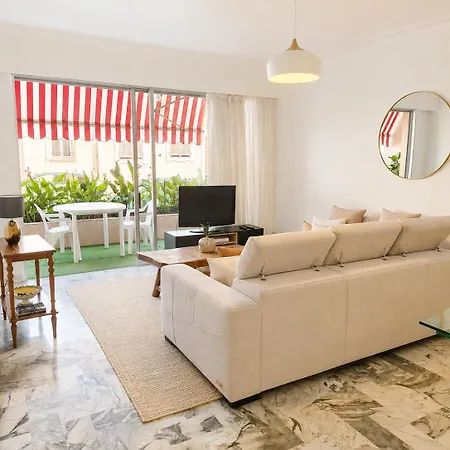 L Alicante Carre D'or 2 Pieces Terrasse Climatise Μεντόν